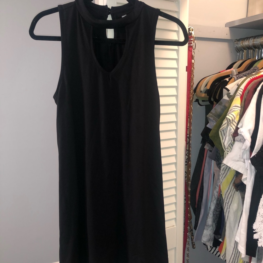 ☆ black v cut out shift dress ☆
